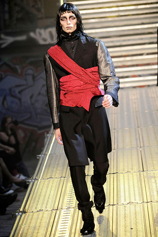 John Galliano / - 2010